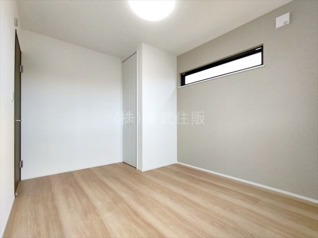 【内装】 | 川越市南大塚　全10棟　3号棟 | 2階西側5.5帖洋室の内装です