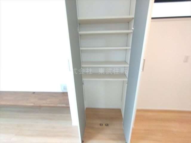 【内装】 | 川越市南大塚　全10棟　3号棟 | 2階西側5.5帖洋室の内装です