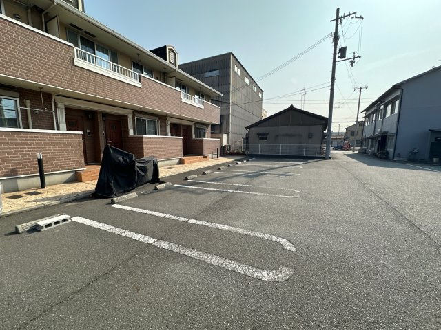 アンソレイエ飾磨　Ⅱ番館の駐車場