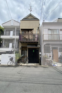 【外観】 | 鉄骨造の3階建のお住まいです!!
前道広々南側幅員約6ｍあります!!