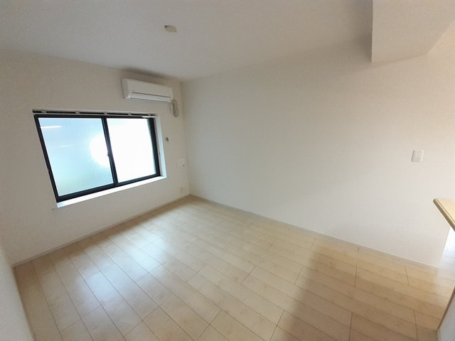 グラン佐竹の居間・リビング