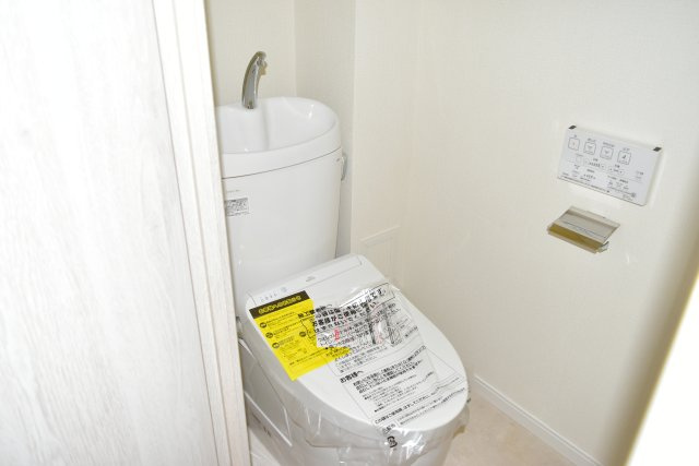 小平市小川町１丁目の中古マンションのトイレ