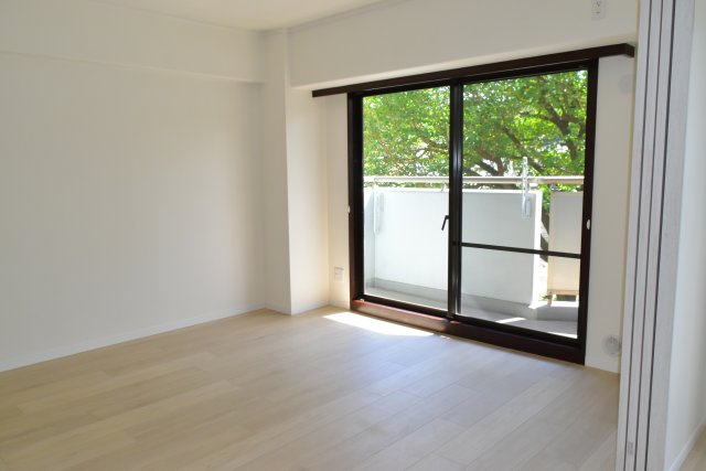 小平市小川町１丁目の中古マンションの居間・リビング