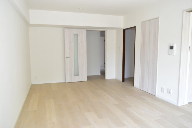 小平市小川町１丁目の中古マンションの居間・リビング