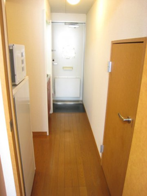 【ロビー】 | ベンデュール | 廊下部分