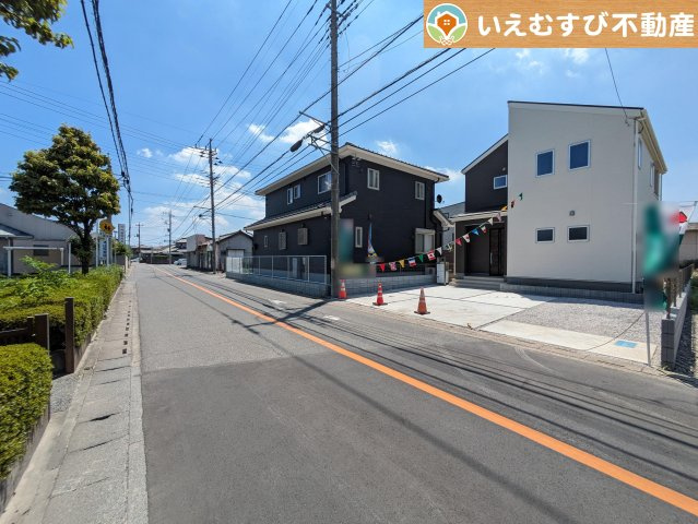 Livele Garden.S　本庄小島１丁目の前面道路含む現地写真|安心の広々6.5ｍ前面道路
6.5ｍの前面道路はお車の駐車が楽々！すれ違える広さが確保されています♪