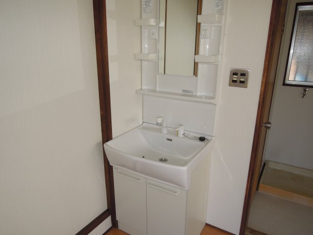 富岡貸家の洗面所