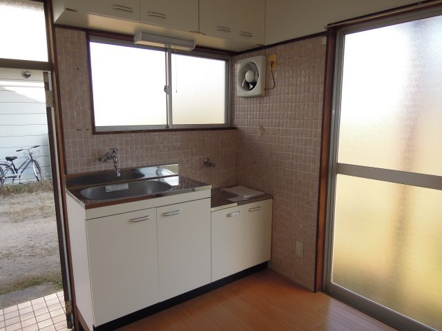 富岡貸家のキッチン