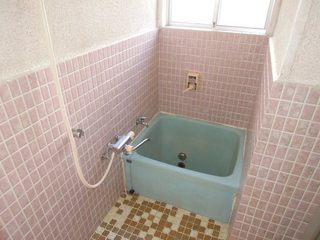 富岡貸家の浴室