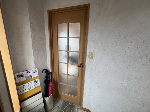 東町荒井　貸店舗の玄関