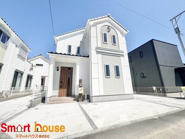 相模原市緑区上九沢　9棟の外観|白基調の綺麗な外観で、車2台駐車可能！