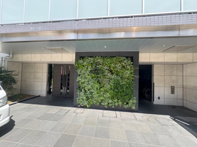 GENOVIA新宿green veilのエントランス