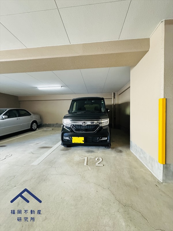 エンゼルハイムももちの駐車場