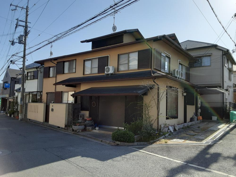 成田東が丘　中古一戸建ての外観|新しい生活にいかがでしょうか？外観はお住まいの顔になります。こだわりたいポイントですね。外壁塗装や屋根塗装のご相談も承っております。
■現地内覧・資金計画相談・住宅ローン相談もお問合せ受付中■