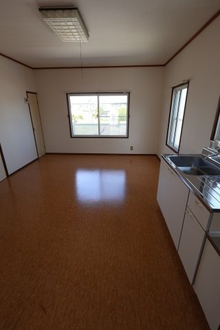 関本ハイツの居間・リビング