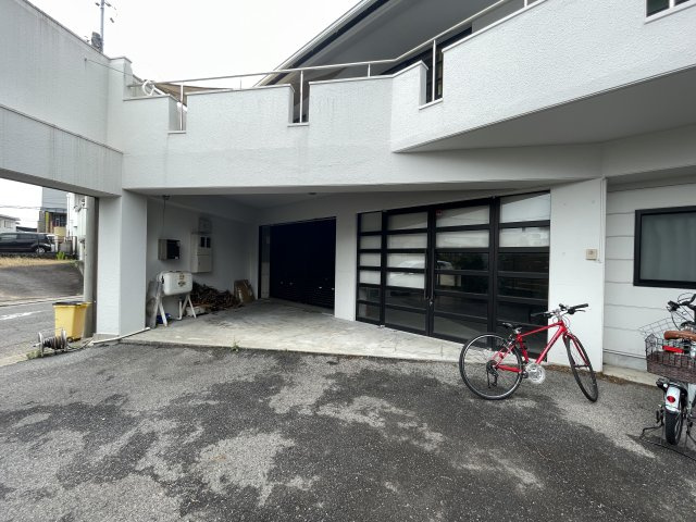 尾崎山倉庫の外観