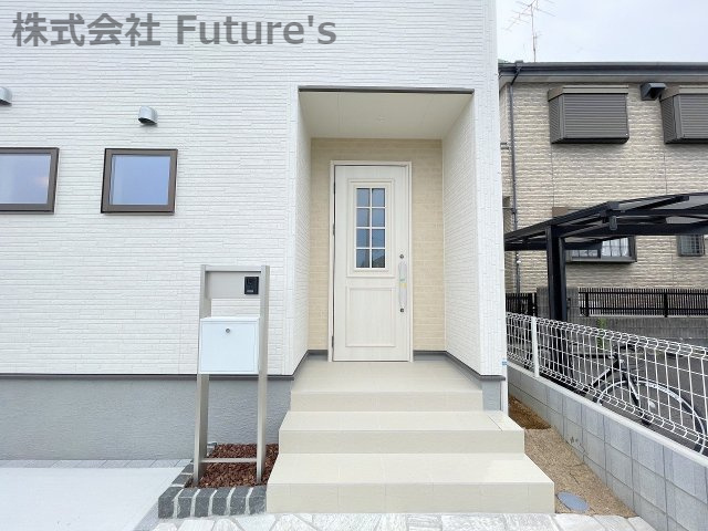 三郷市彦沢1丁目　新築戸建　全3棟　1号棟のエントランス|玄関アプローチ