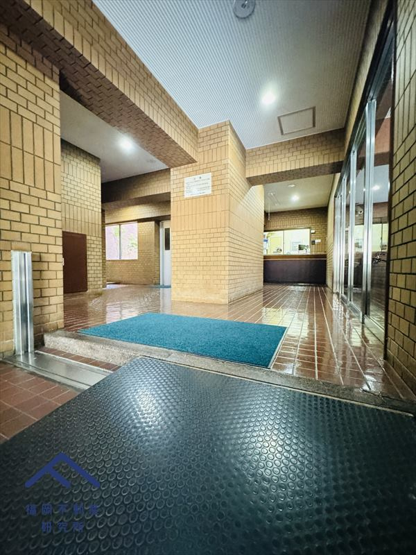 ライオンズマンション平尾のエントランス