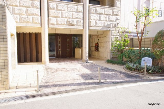 ミア・カーサあわざ　仲介手数料無料のエントランス