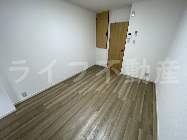 ハイツ富士パートⅡの居間・リビング|こちらの居間で趣味の時間をお楽しみください