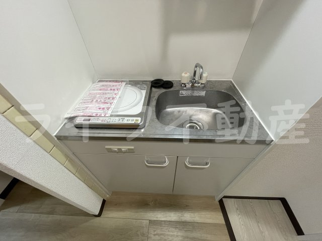 ハイツ富士パートⅡのキッチン|コンパクトなキッチンで掃除もラクラク