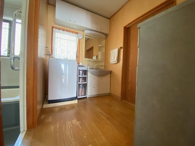 高知市春野町南ヶ丘8丁目　中古戸建ての洗面所