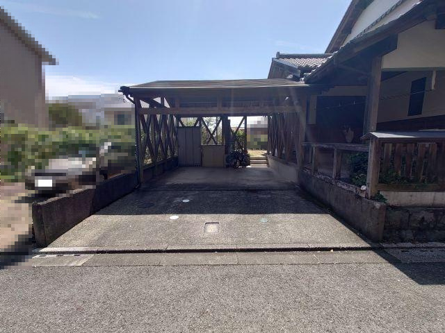 高知市春野町南ヶ丘8丁目　中古戸建ての駐車場