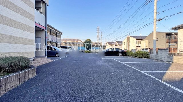 レオパレスアクアⅡの駐車場