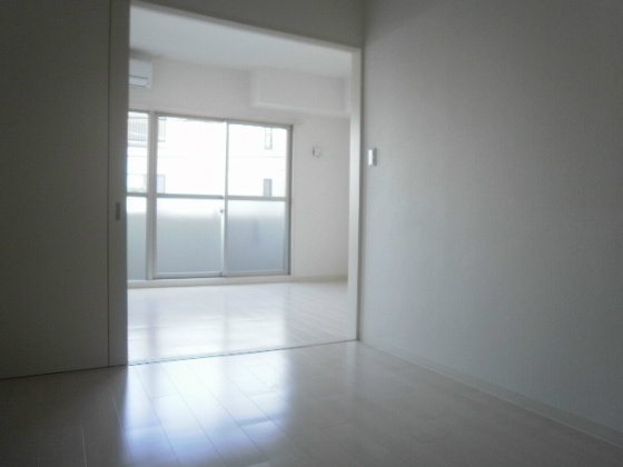 プランドール高社の洋室