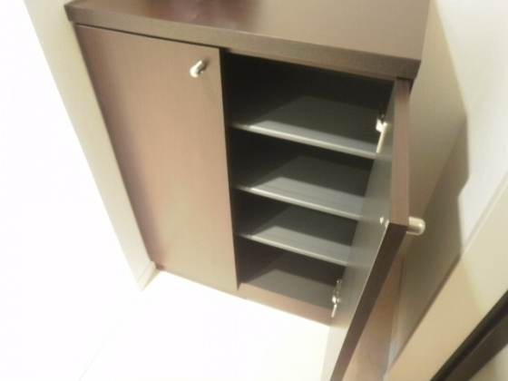 プランドール高社の玄関