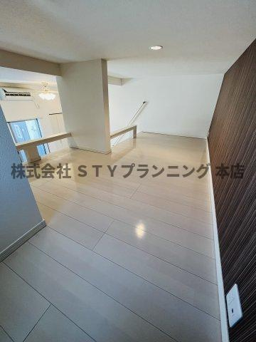 仲介手数料0円！カトルセゾン彩の洋室