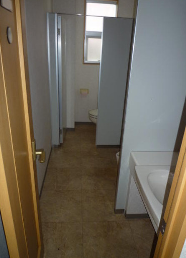 大津市浜大津３丁目の事務所のトイレ