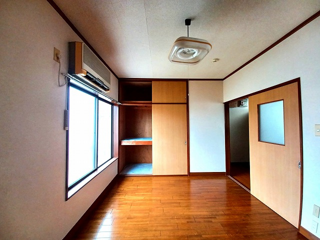 コーポ辻の洋室