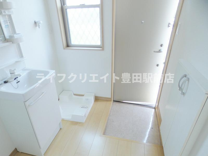 DOME TAMA O棟の玄関