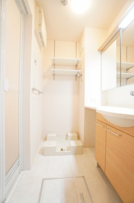 【洗面所】 | エヴァーラスティング千葉 | ※同物件・反転タイプの写真です。