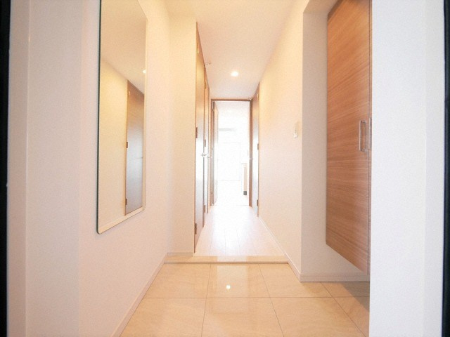 レジュールアッシュOSAKA今里駅前の玄関