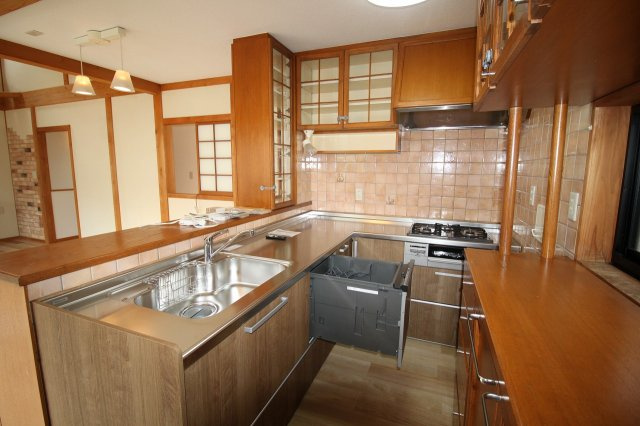 新屋敷　中古戸建　（リフォーム済）のキッチン|食器洗浄乾燥機