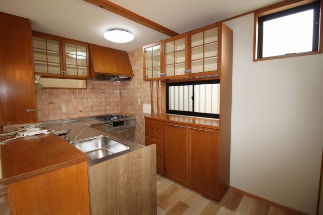 新屋敷　中古戸建　（リフォーム済）のキッチン|2Ｆ　ＬＤＫ　18.0帖