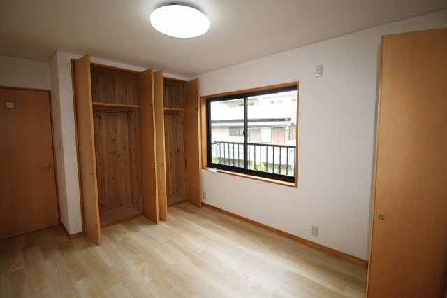 新屋敷　中古戸建　（リフォーム済）の洋室|2Ｆ　北東の部屋　6.0帖