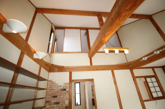 新屋敷　中古戸建　（リフォーム済）の洋室|小屋裏収納　14.0帖