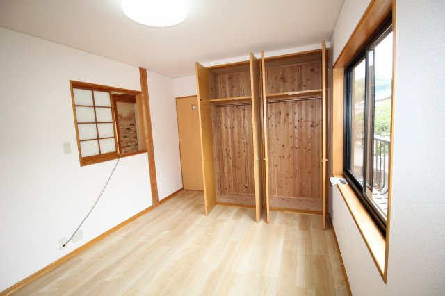 新屋敷　中古戸建　（リフォーム済）の洋室|2Ｆ　北東の部屋　6.0帖