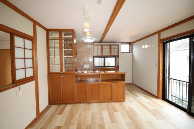 新屋敷　中古戸建　（リフォーム済）の収納|2Ｆ　ＬＤＫ　18.0帖