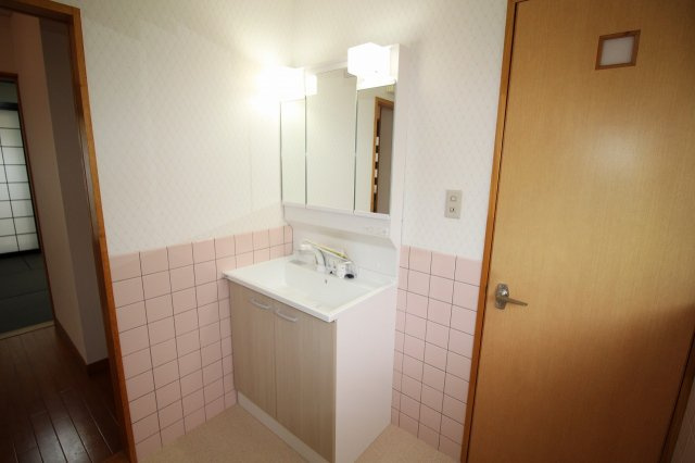 新屋敷　中古戸建　（リフォーム済）の独立洗面台|1Ｆ　新規交換済