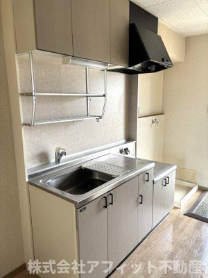 【キッチン】 | サンシティガーデン | 吊戸棚付きキッチン