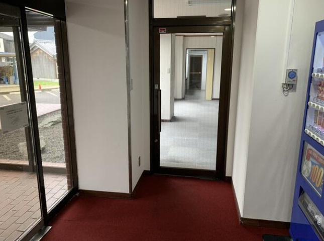 湖南市吉永の事務所の玄関