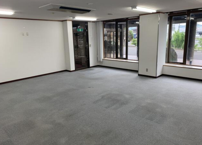 湖南市吉永の事務所の内装