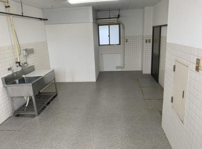 湖南市吉永の事務所のキッチン