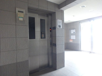 【ロビー】 | ライゼックス甲陽園 | エレベーター完備