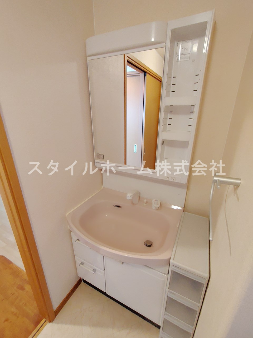 八通町賃貸住宅の洗面所