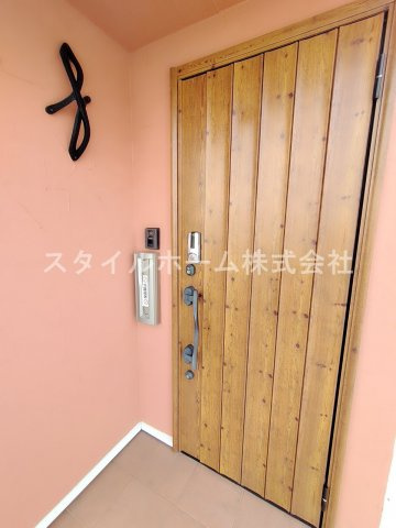 八通町賃貸住宅のエントランス